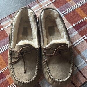 Womens Brown Suede Fleece-Lined Moccasin Slippers